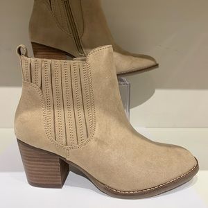 Ankle boots